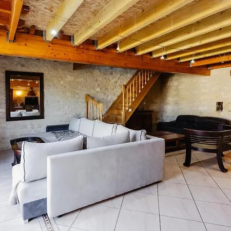 Confortable Avec Terrasse Ferienhaus Druillat